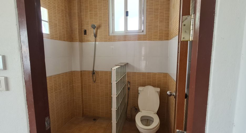 For sale 9 bedrooms retail Space in San Pa Tong, Chiang Mai