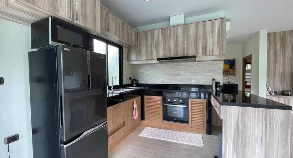Villa en alquiler de 3 habitaciones en Huay Yai, Pattaya