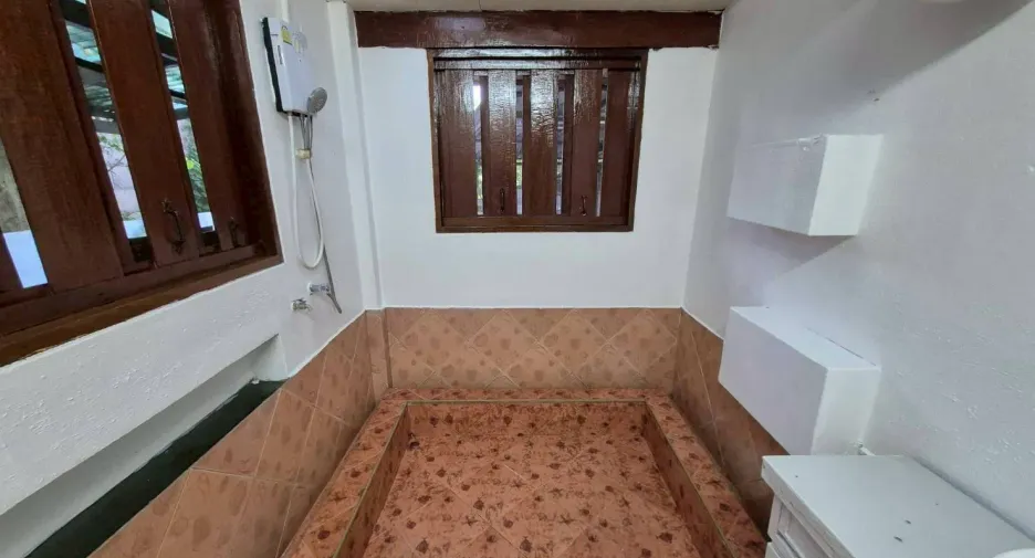 For sale and for rent 7 bedrooms house in Mae Rim, Chiang Mai