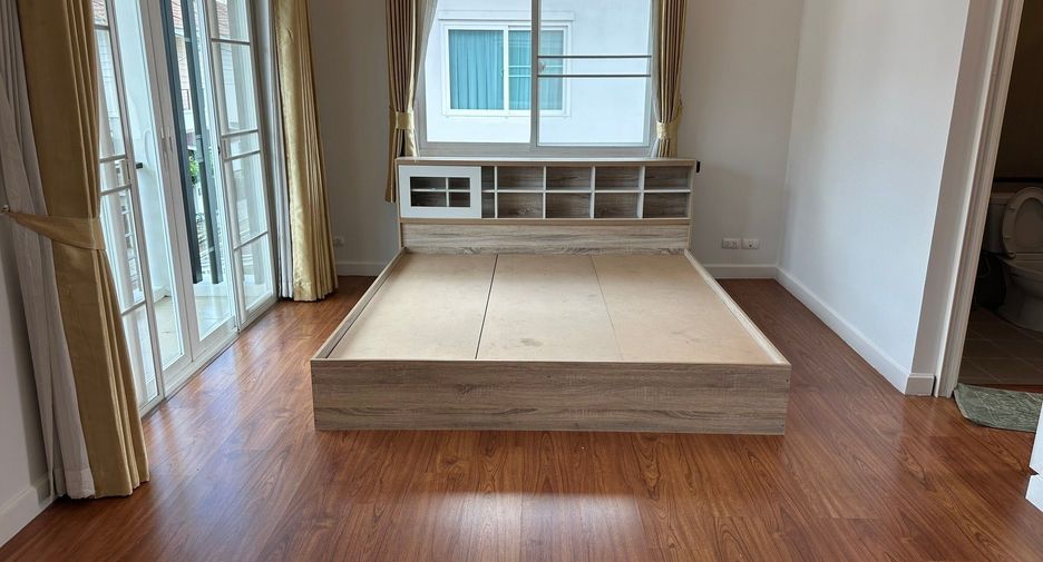 Haus zum Kauf mit 4 Zimmer in San Kamphaeng, Chiang Mai