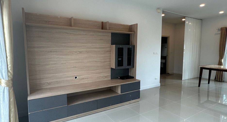 Haus zum Kauf mit 4 Zimmer in San Kamphaeng, Chiang Mai