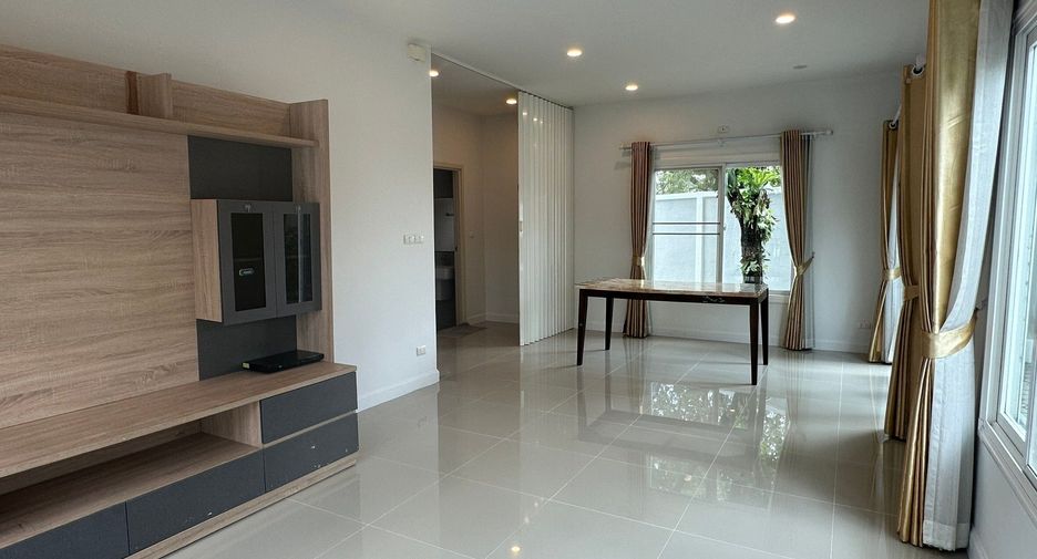 Haus zum Kauf mit 4 Zimmer in San Kamphaeng, Chiang Mai