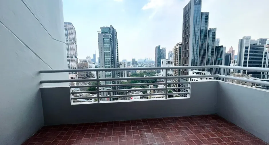 Wohnung zum Kauf und zur Miete mit 3 Zimmer in Khlong Toei, Bangkok