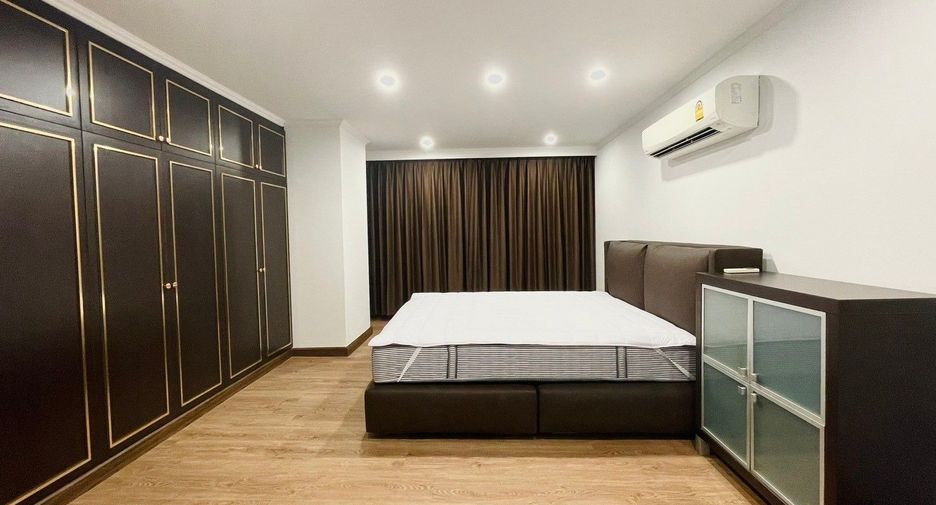 For sale and for rent 3 bedrooms condo in Khlong Toei, Bangkok