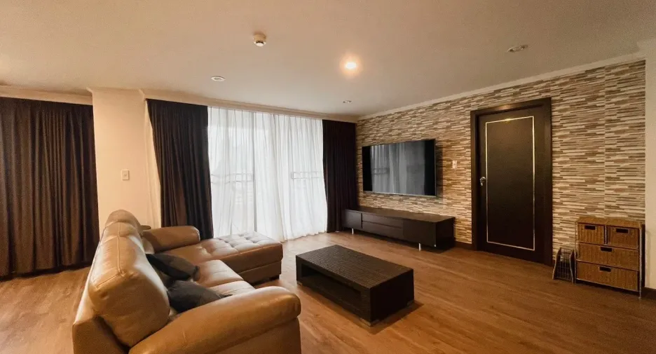 For sale and for rent 3 bedrooms condo in Khlong Toei, Bangkok