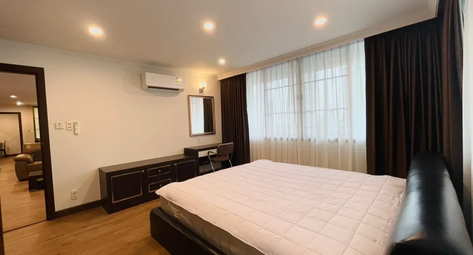 For sale and for rent 3 bedrooms condo in Khlong Toei, Bangkok