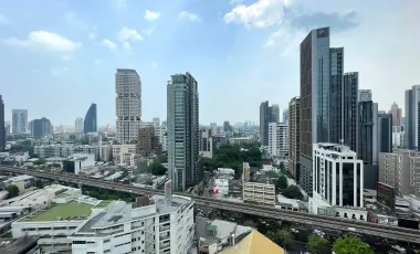 À vendre et à louer 3 chambres condo à Khlong Toei, Bangkok