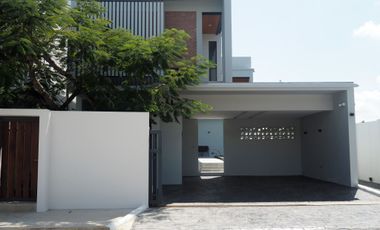 À vendre et à louer 4 chambres villa à Hang Dong, Chiang Mai