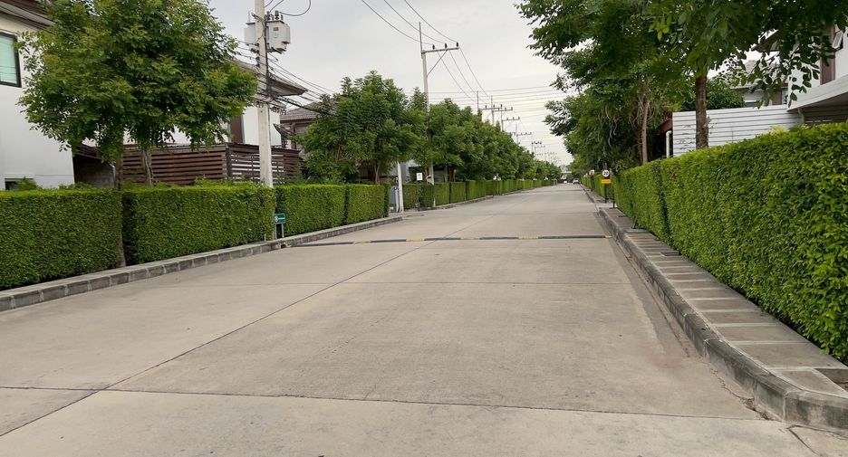 For sale 4 bedrooms house in Bang Lamung, Chonburi