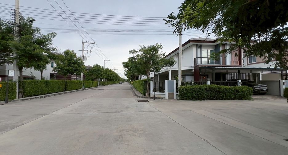For sale 4 bedrooms house in Bang Lamung, Chonburi