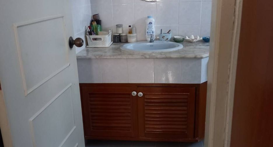 For sale 4 ベッドルーム house in Saphan Sung, Bangkok