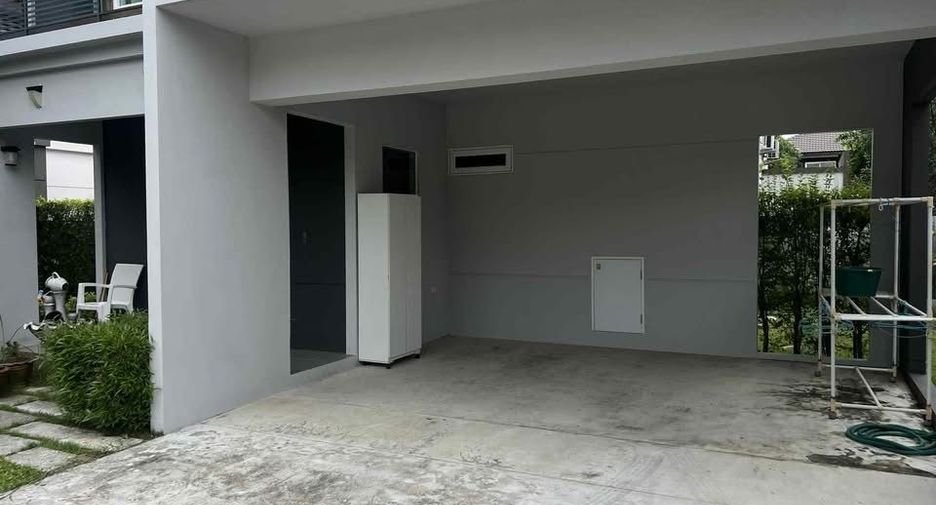 For rent 3 bedrooms house in San Kamphaeng, Chiang Mai