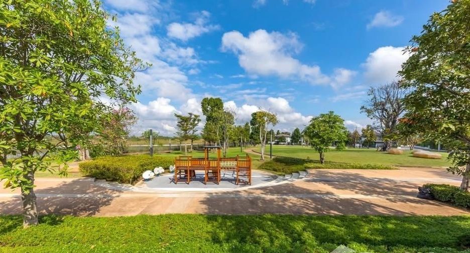 For rent 3 bedrooms house in San Kamphaeng, Chiang Mai