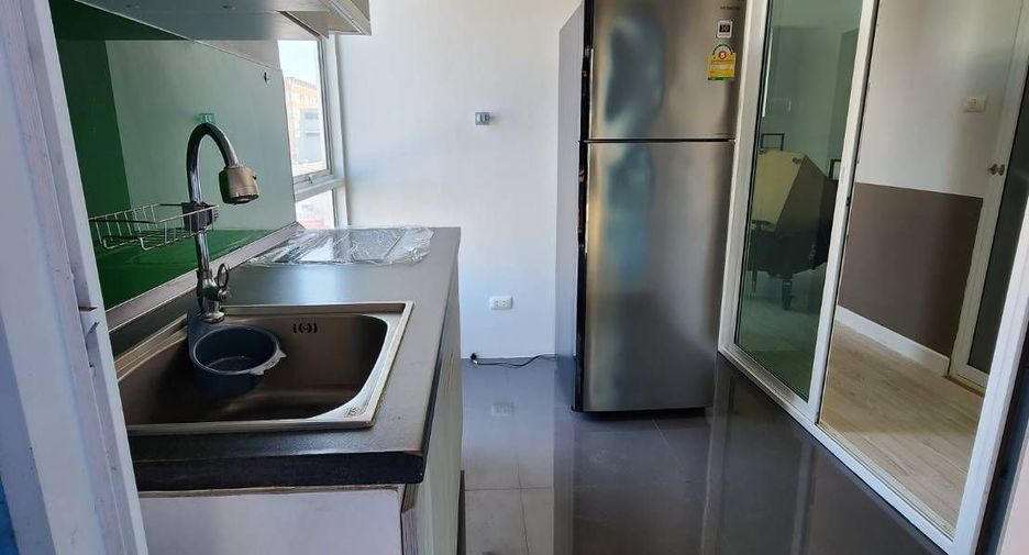 À vendre 2 chambres condo à Huai Khwang, Bangkok