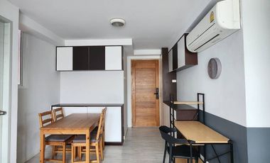 À vendre 2 chambres condo à Huai Khwang, Bangkok
