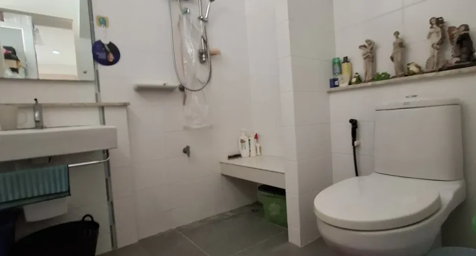 For sale 3 bedrooms house in Bang Kapi, Bangkok