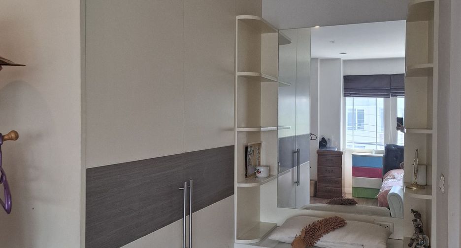 For sale 3 bedrooms house in Bang Kapi, Bangkok
