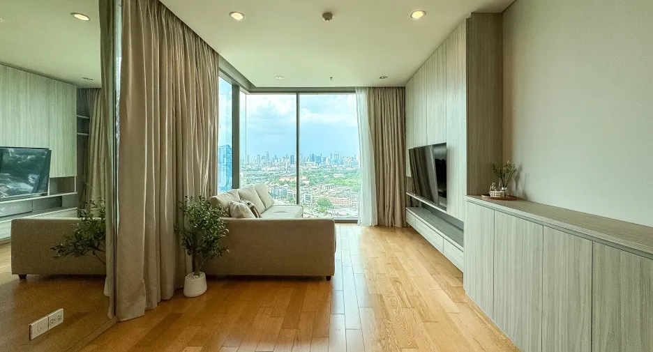 For sale 2 bedrooms condo in Yan Nawa, Bangkok