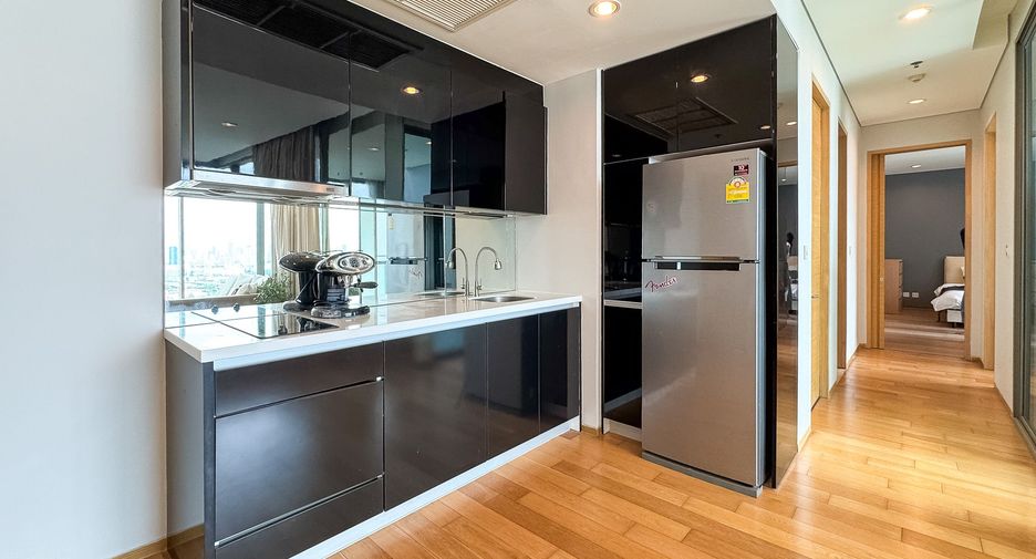 For sale 2 bedrooms condo in Yan Nawa, Bangkok