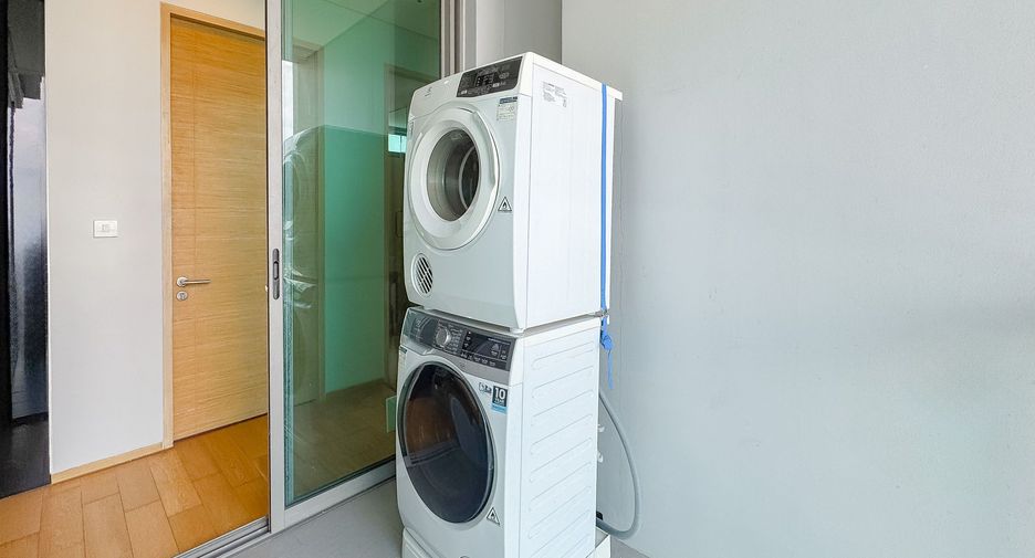 For sale 2 bedrooms condo in Yan Nawa, Bangkok