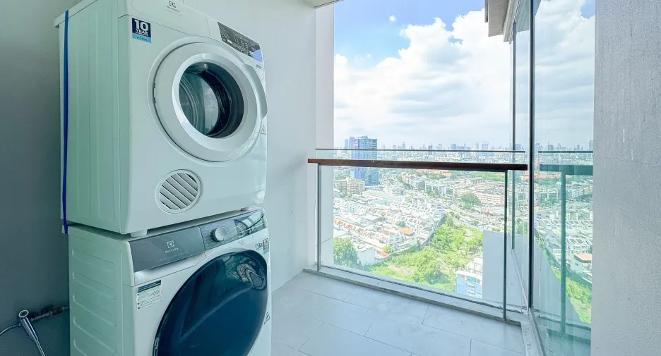 For sale 2 bedrooms condo in Yan Nawa, Bangkok