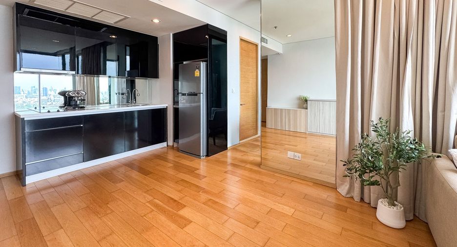 For sale 2 bedrooms condo in Yan Nawa, Bangkok