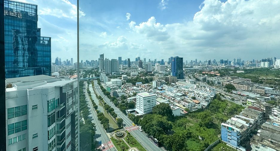 For sale 2 bedrooms condo in Yan Nawa, Bangkok