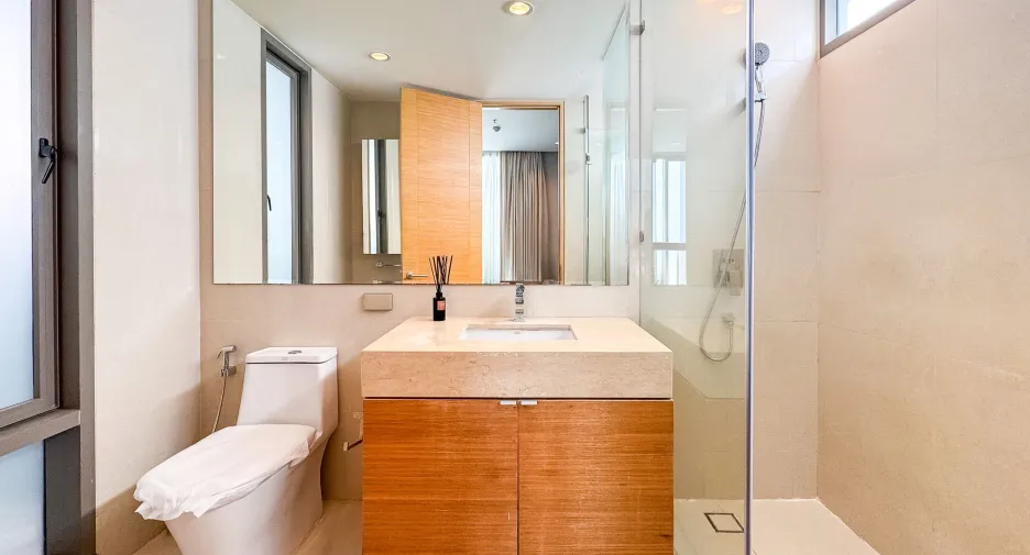 For sale 2 bedrooms condo in Yan Nawa, Bangkok