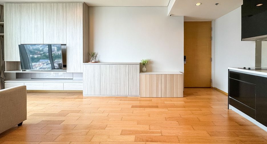 For sale 2 bedrooms condo in Yan Nawa, Bangkok