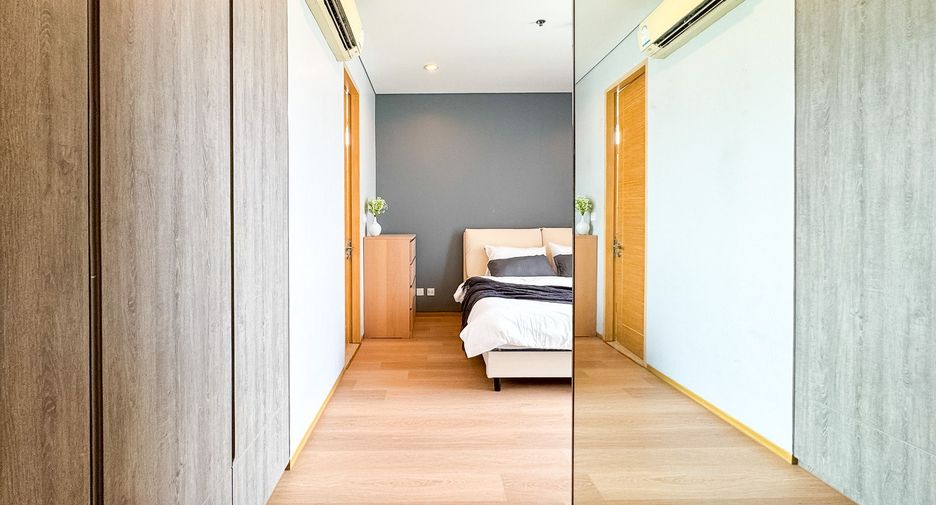For sale 2 bedrooms condo in Yan Nawa, Bangkok