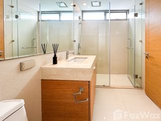 Condo en venta de 2 habitaciones en Yan Nawa, Bangkok