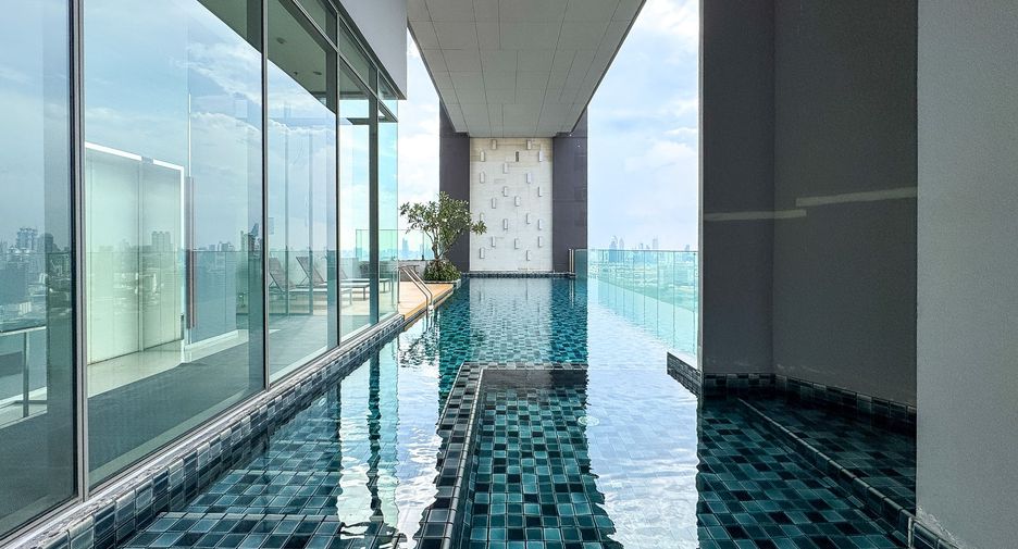 For sale 2 bedrooms condo in Yan Nawa, Bangkok