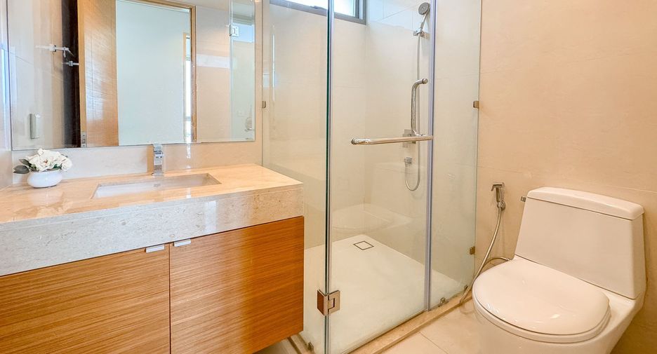 For sale 2 bedrooms condo in Yan Nawa, Bangkok