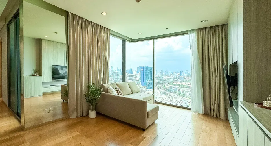 For sale 2 bedrooms condo in Yan Nawa, Bangkok