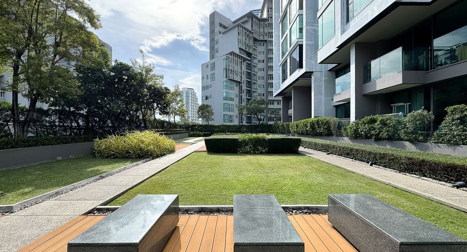 For sale 2 bedrooms condo in Yan Nawa, Bangkok