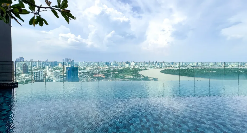 For sale 2 bedrooms condo in Yan Nawa, Bangkok