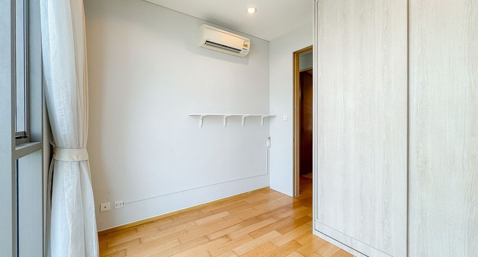 For sale 2 bedrooms condo in Yan Nawa, Bangkok