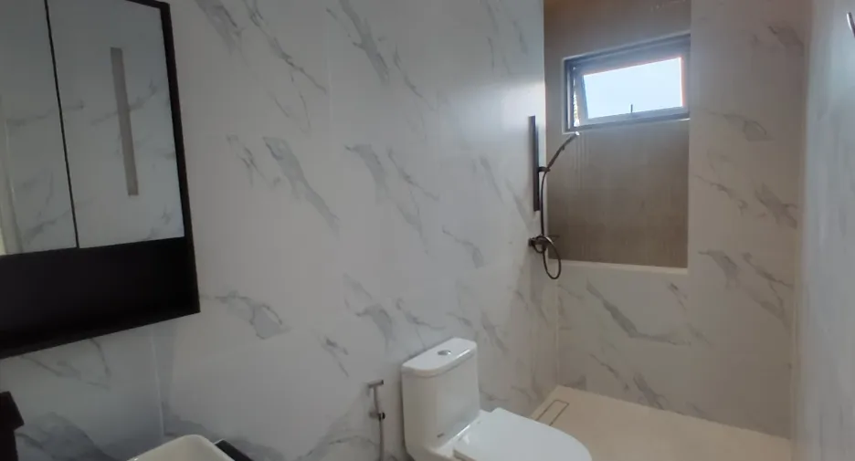 Haus zum Kauf mit 4 Zimmer in Hang Dong, Chiang Mai