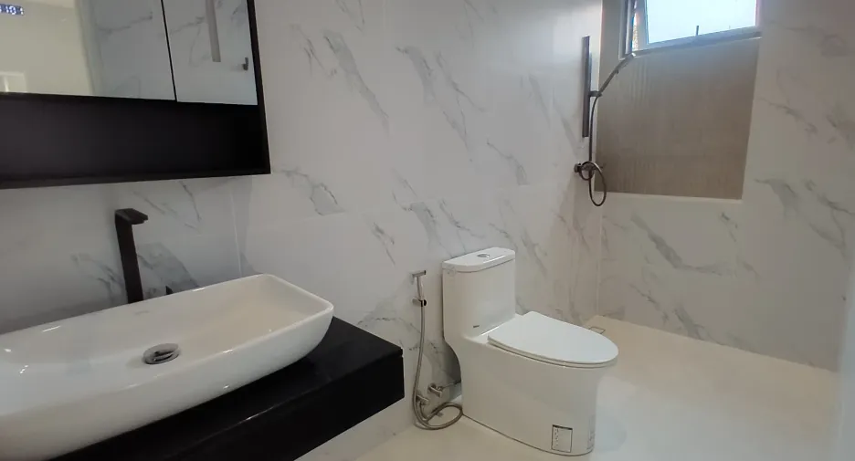 Haus zum Kauf mit 4 Zimmer in Hang Dong, Chiang Mai
