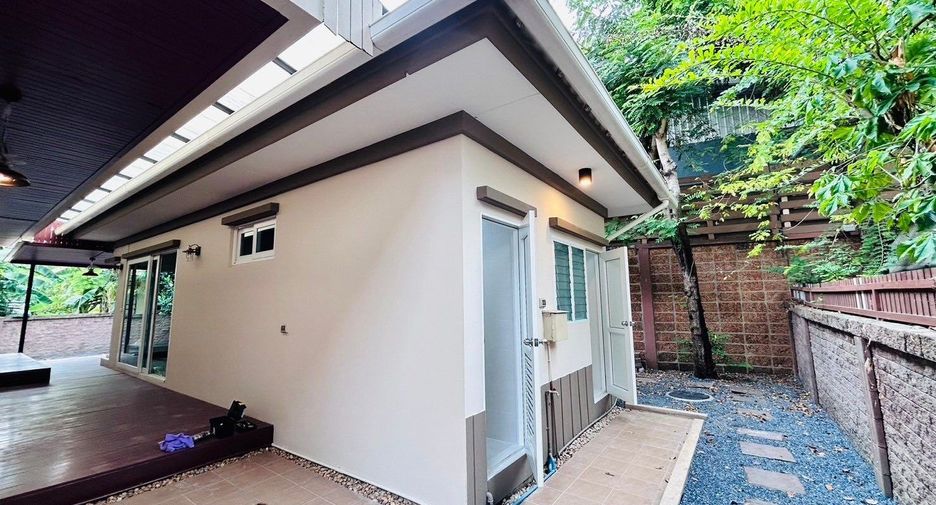For sale 4 bedrooms house in Sai Mai, Bangkok