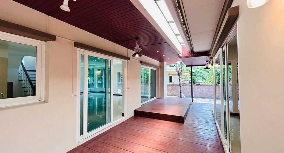 For sale 4 bedrooms house in Sai Mai, Bangkok