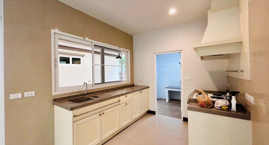 For sale 4 bedrooms house in Sai Mai, Bangkok