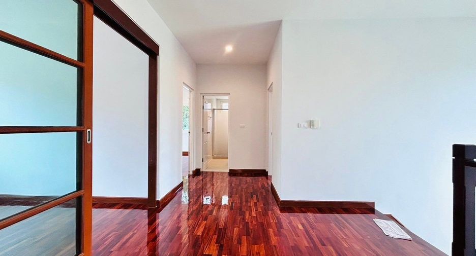 For sale 4 bedrooms house in Sai Mai, Bangkok