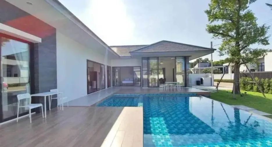 For rent 4 bedrooms villa in Hua Hin, Prachuap Khiri Khan