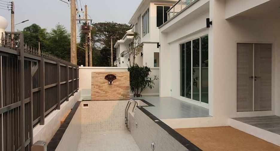 For rent 4 bedrooms villa in Mae Rim, Chiang Mai