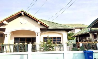 À vendre et à louer 3 chambres maison à Bang Lamung, Chonburi
