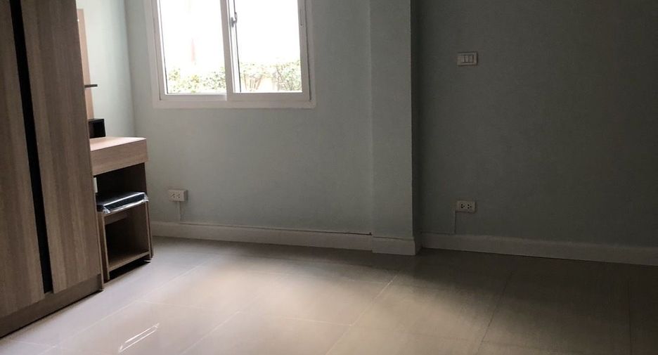 For sale and for rent 4 bedrooms house in Mueang Chiang Mai, Chiang Mai