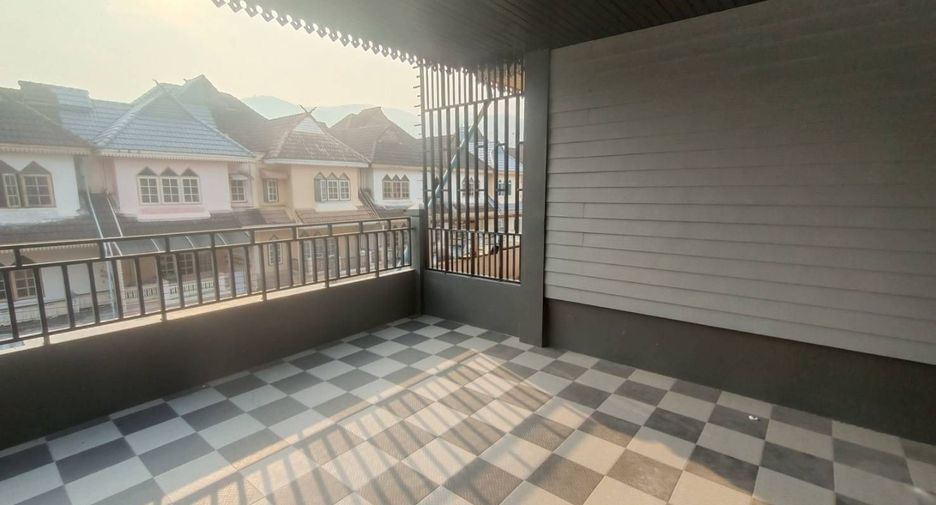 For rent 4 bedrooms townhouse in Mueang Chiang Mai, Chiang Mai