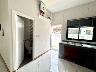 À vendre et à louer 4 chambres maison à Mueang Chiang Mai, Chiang Mai