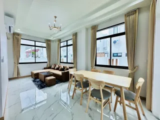 À vendre et à louer 4 chambres maison à Mueang Chiang Mai, Chiang Mai